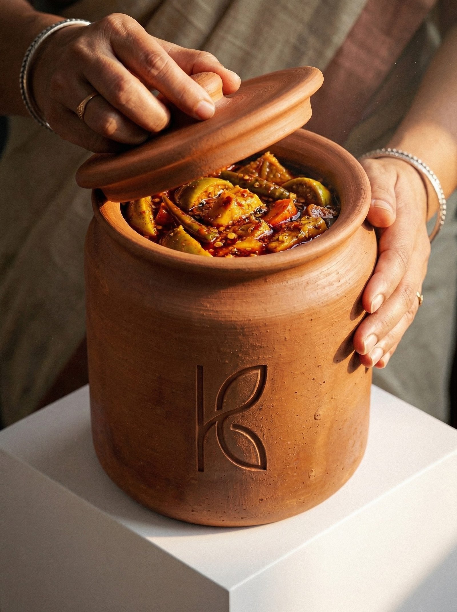 KL-SW-008-Clay Pickle Jar – 1 L-Image 10